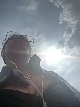 vaness weet online show from 5, 2, 2025