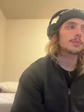 Snapshot of trippyski chatting on 3, 2, 2025 trippyski online show from 3, 2, 2025