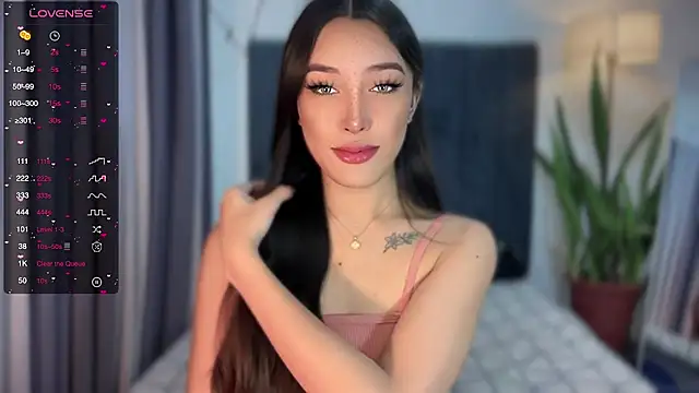 Snapshot of wiggle_nibble chatting on 5, 10, 2025 wiggle nibble online show from 5, 10, 2025