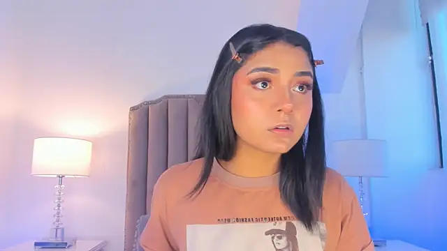 Snapshot of Emma_Torres__ chatting on 9, 12, 2024 Emma Torres online show from 9, 12, 2024
