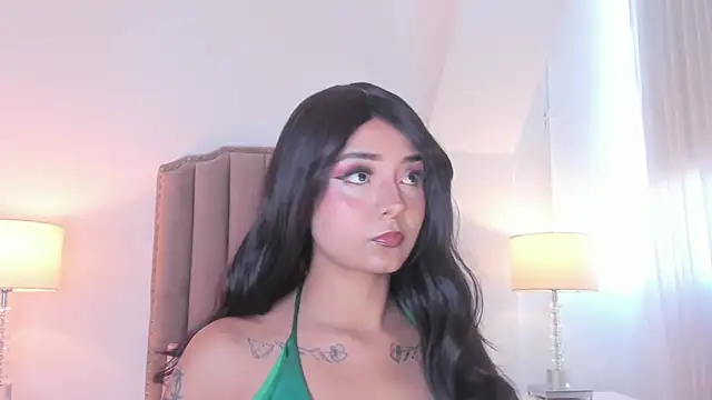 Snapshot of Emma_Torres__ chatting on 8, 7, 2026 Emma Torres online show from 8, 7, 2026