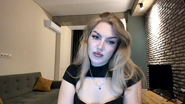 Snapshot of fifteenpoem chatting on 3, 6, 2026 fifteenpoem online show from 3, 6, 2026
