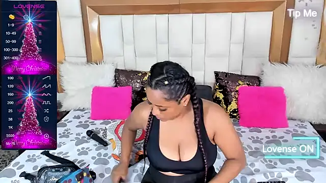 Snapshot of BellaKarla chatting on 26, 12, 2024 BellaKarla online show from 26, 12, 2024