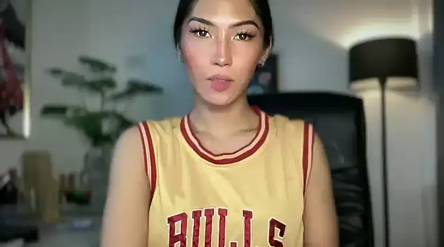 Bella Gordon online show from 24, 2, 2025