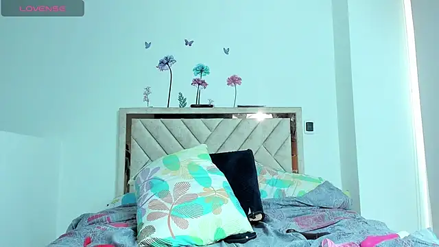 Bessie32 online show from 7, 2, 2025