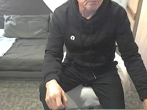 Snapshot of kiam471 chatting on 12, 11, 2025 kiam471 online show from 12, 11, 2025