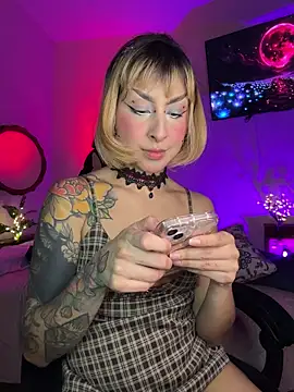 Cinamoonn online show from 4, 4, 2026