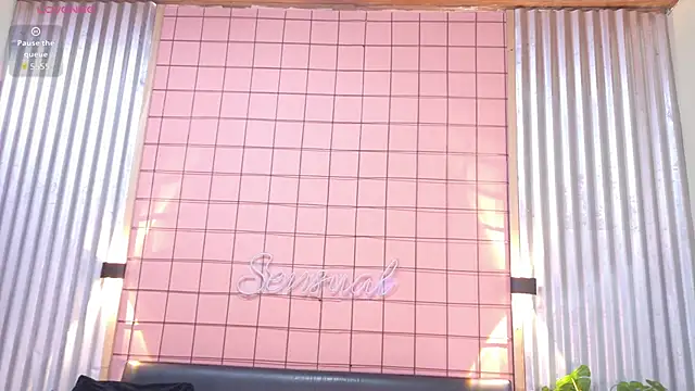 mensia hernandz online show from 4, 4, 2026