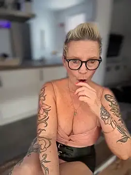 German Milf online show from 18, 10, 2025