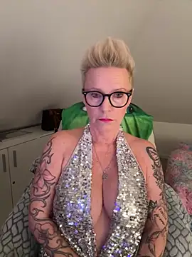 German Milf online show from 28, 11, 2025