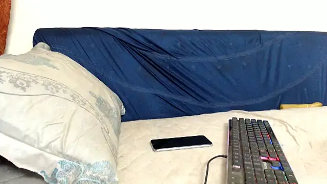 Snapshot of amrozia chatting on 3, 1, 2025 amrozia online show from 3, 1, 2025