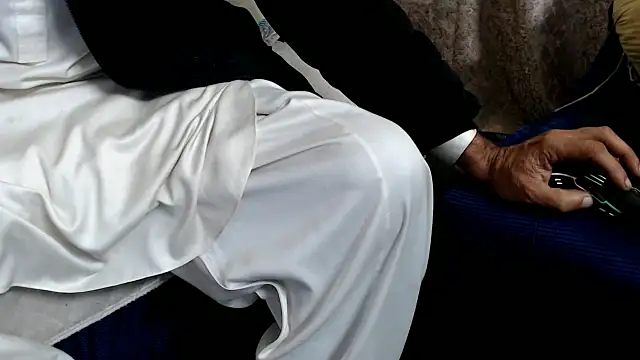 Snapshot of amrozia chatting on 6, 1, 2025 amrozia online show from 6, 1, 2025