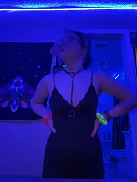 Cutiepiespanks online show from 5, 3, 2025