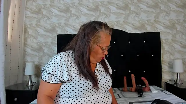 Keira Lennox online show from 21, 10, 2025