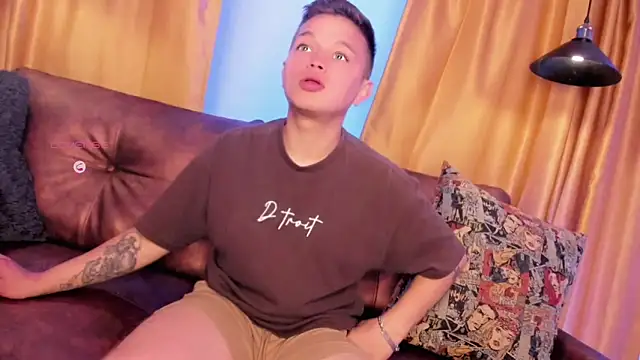 Snapshot of Tim_wolf chatting on 8, 11, 2025 Tim wolf online show from 8, 11, 2025