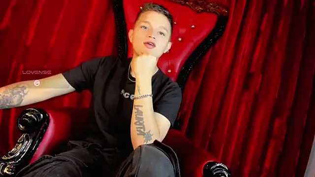 Snapshot of Tim_wolf chatting on 5, 12, 2025 Tim wolf online show from 5, 12, 2025