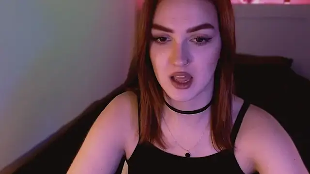 Snapshot of LilyFarey chatting on 18, 12, 2024 LilyFarey online show from 18, 12, 2024