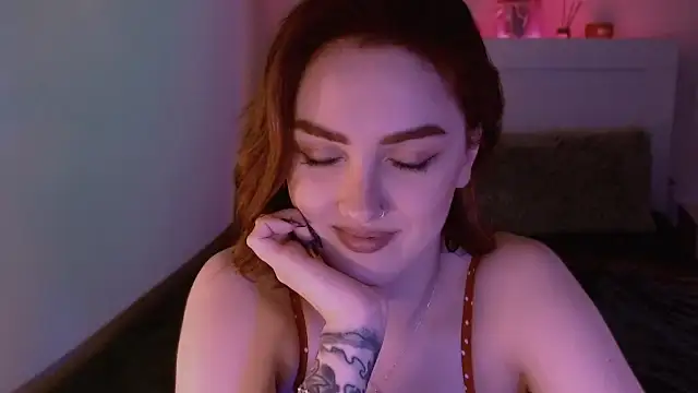 Snapshot of LilyFarey chatting on 28, 12, 2024 LilyFarey online show from 28, 12, 2024
