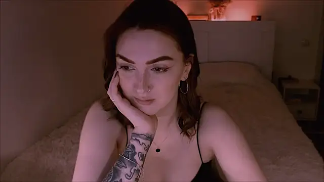 Snapshot of LilyFarey chatting on 4, 2, 2025 LilyFarey online show from 4, 2, 2025