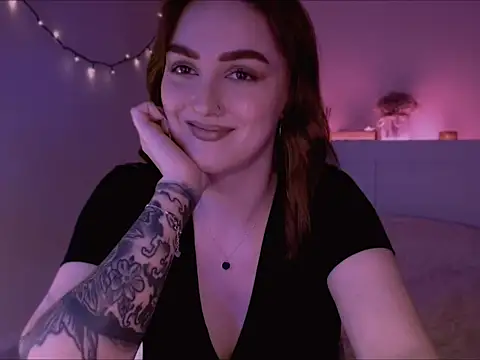 Snapshot of LilyFarey chatting on 12, 2, 2025 LilyFarey online show from 12, 2, 2025