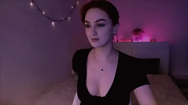 Snapshot of LilyFarey chatting on 14, 2, 2025 LilyFarey online show from 14, 2, 2025