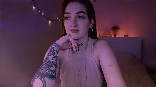 Snapshot of LilyFarey chatting on 3, 3, 2025 LilyFarey online show from 3, 3, 2025