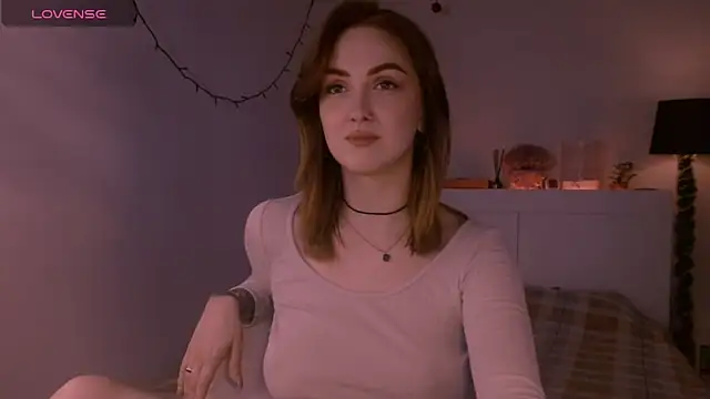 LilyFarey online show from 16, 11, 2025