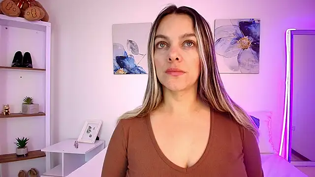 Snapshot of Isabella_Harley chatting on 5, 6, 2026 Isabella Harley online show from 5, 6, 2026