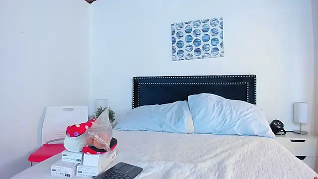 ZulyMichels online show from 15, 2, 2025