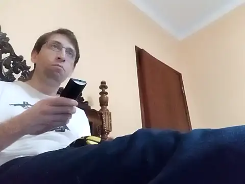 Snapshot of White_rabbit_ chatting on 16, 12, 2024 White rabbit online show from 16, 12, 2024