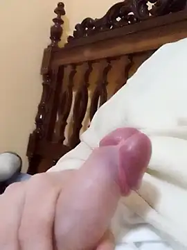 Snapshot of White_rabbit_ chatting on 5, 1, 2025 White rabbit online show from 5, 1, 2025