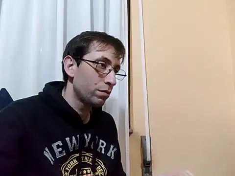 Snapshot of White_rabbit_ chatting on 13, 3, 2025 White rabbit online show from 13, 3, 2025