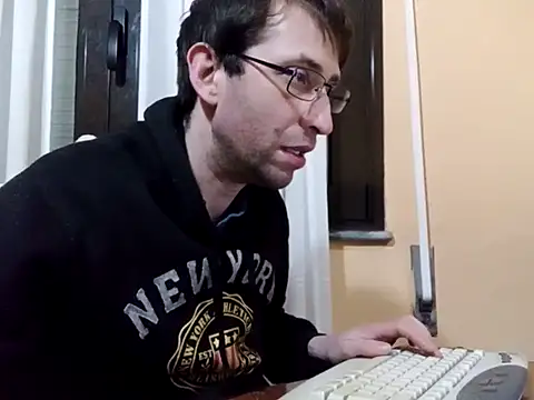 Snapshot of White_rabbit_ chatting on 16, 3, 2025 White rabbit online show from 16, 3, 2025