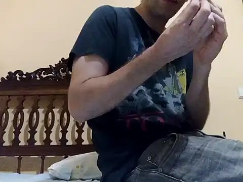 Snapshot of White_rabbit_ chatting on 8, 9, 2025 White rabbit online show from 8, 9, 2025