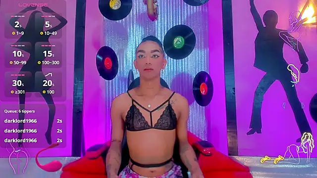 nickyminach  online show from 8, 11, 2025