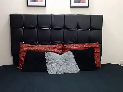 Violette Adams online show from 15, 9, 2025