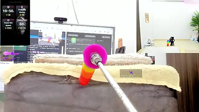 Paulina Davis  online show from 9, 4, 2026