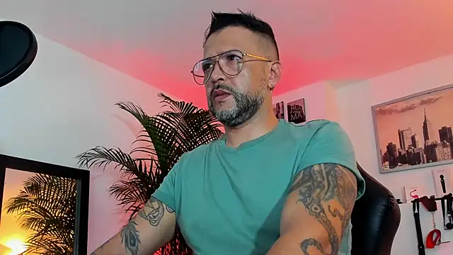 MrFrank tattoo online show from 21, 12, 2024