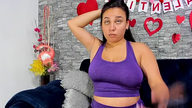 LizzRouse online show from 11, 2, 2025