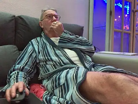 Snapshot of Nudelschwanz chatting on 3, 2, 2025 Nudelschwanz online show from 3, 2, 2025