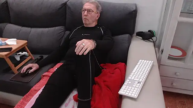 Snapshot of Nudelschwanz chatting on 5, 2, 2025 Nudelschwanz online show from 5, 2, 2025