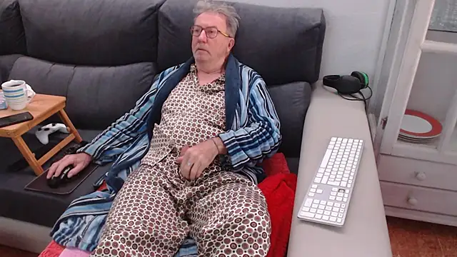 Snapshot of Nudelschwanz chatting on 6, 2, 2025 Nudelschwanz online show from 6, 2, 2025