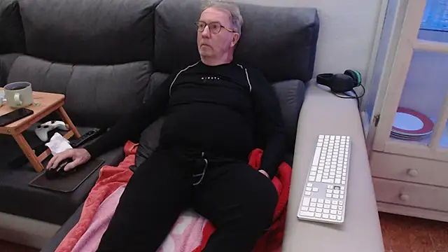 Snapshot of Nudelschwanz chatting on 6, 2, 2025 Nudelschwanz online show from 6, 2, 2025