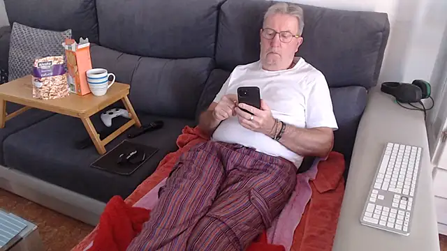 Snapshot of Nudelschwanz chatting on 7, 2, 2025 Nudelschwanz online show from 7, 2, 2025