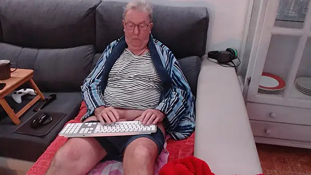 Snapshot of Nudelschwanz chatting on 9, 2, 2025 Nudelschwanz online show from 9, 2, 2025