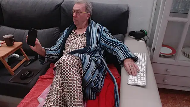 Snapshot of Nudelschwanz chatting on 10, 2, 2025 Nudelschwanz online show from 10, 2, 2025