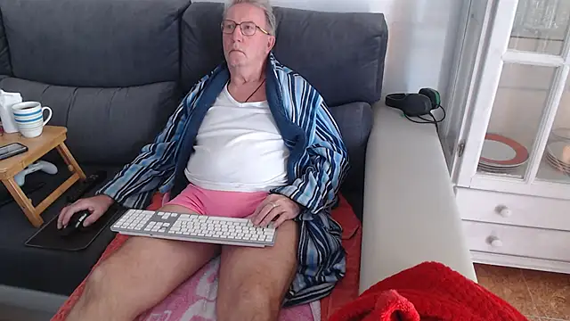 Snapshot of Nudelschwanz chatting on 10, 2, 2025 Nudelschwanz online show from 10, 2, 2025