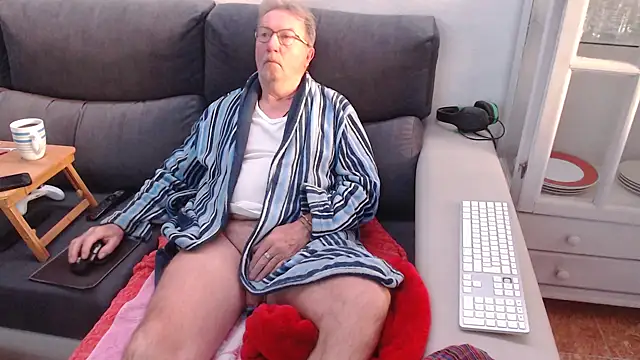 Snapshot of Nudelschwanz chatting on 13, 2, 2025 Nudelschwanz online show from 13, 2, 2025