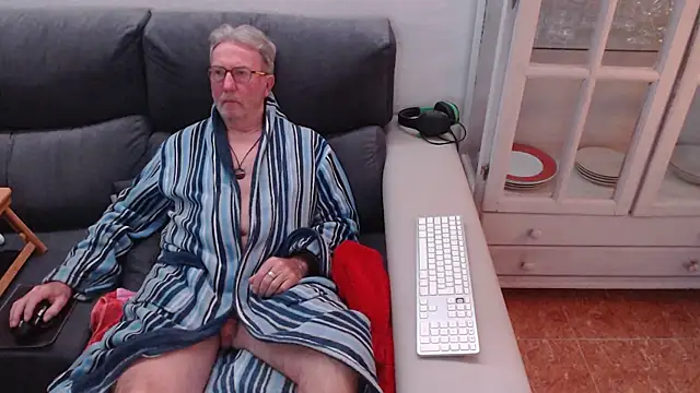Snapshot of Nudelschwanz chatting on 15, 2, 2025 Nudelschwanz online show from 15, 2, 2025