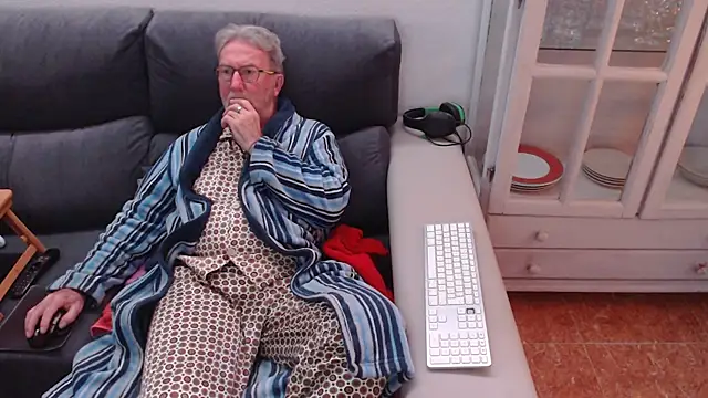 Snapshot of Nudelschwanz chatting on 16, 2, 2025 Nudelschwanz online show from 16, 2, 2025